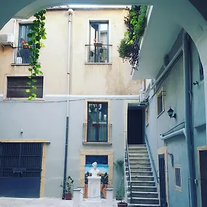 mizzica-bed-and-breakfast.catania-hotels.net/